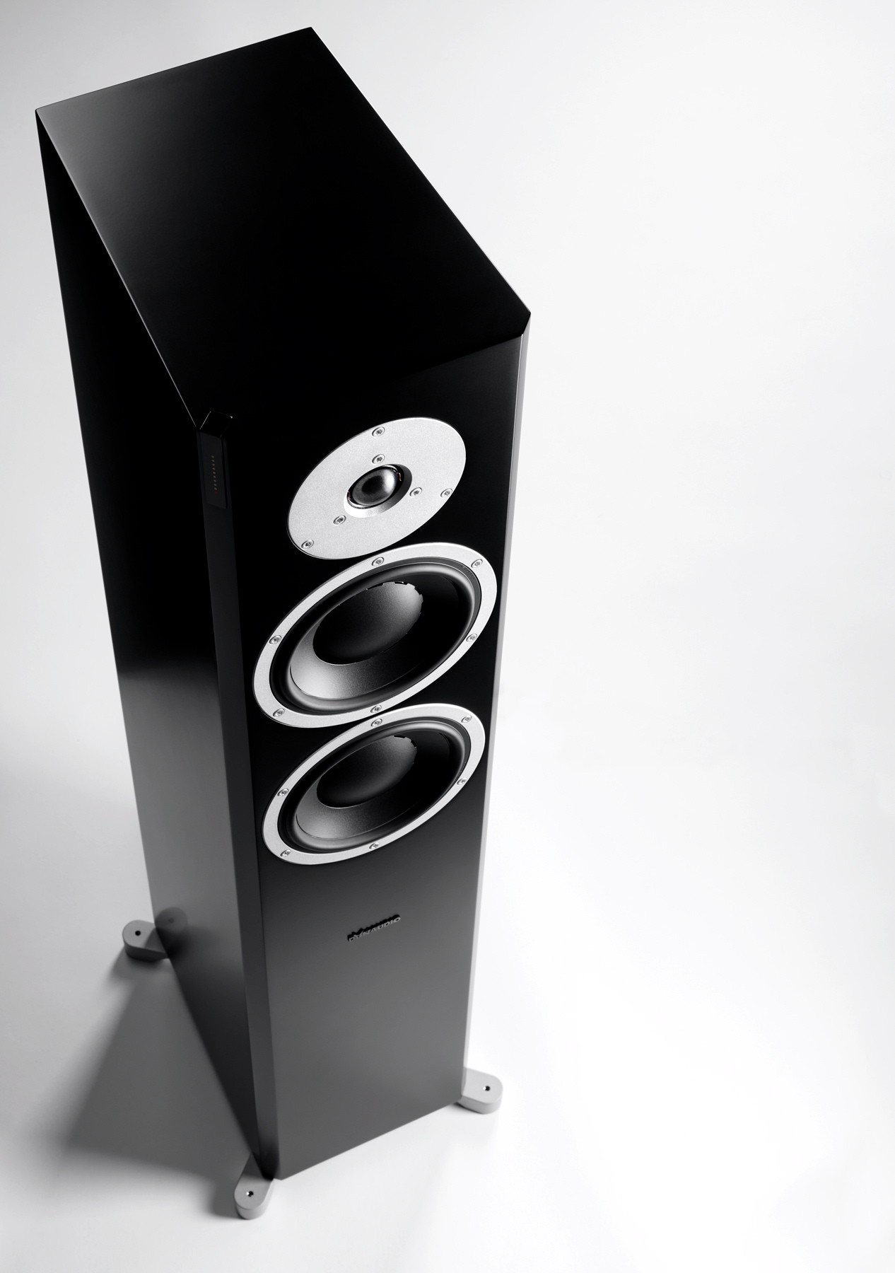 DYNAUDIO Focus 400 XD  Enceinte Active (La Paire)