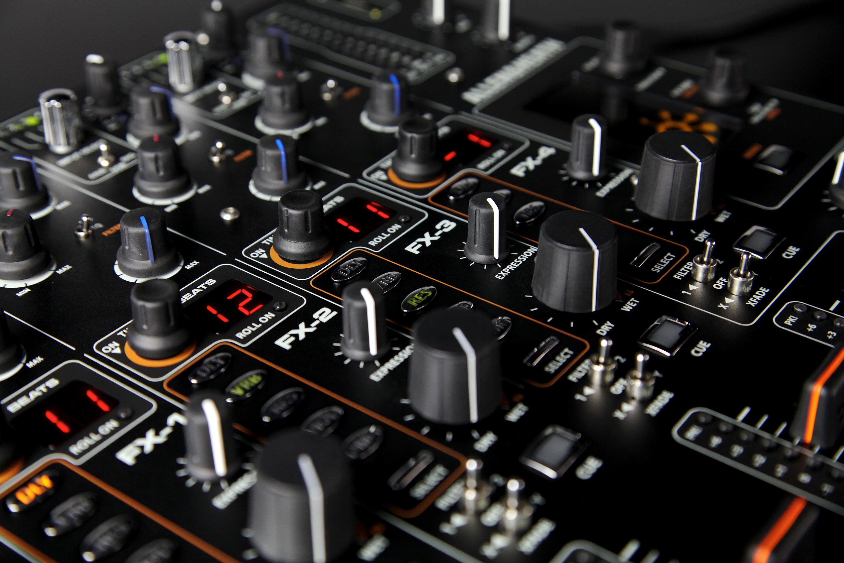 Allen & Heath Xone DB4 Digital Fx DJ Mixer