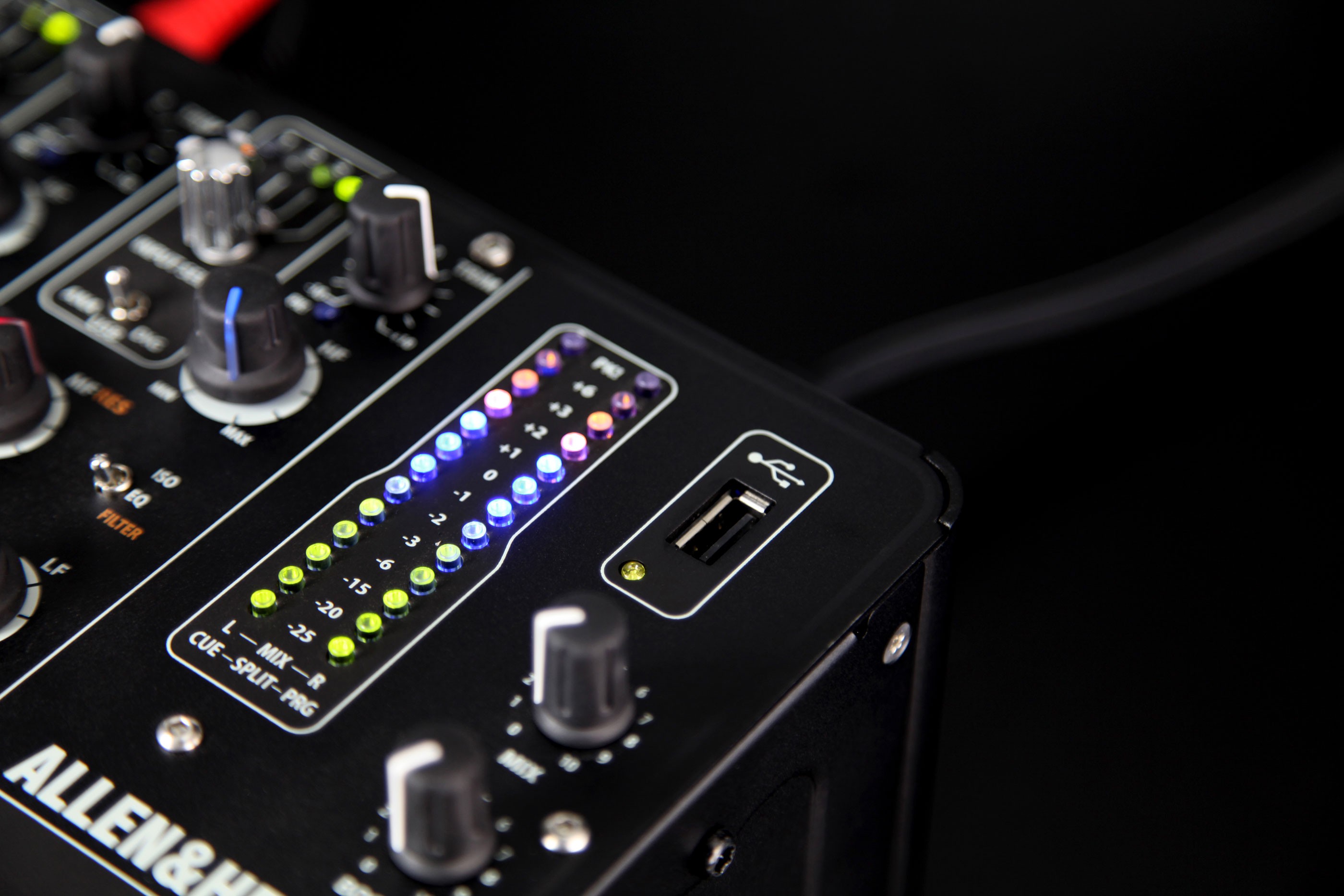 Allen & Heath Xone DB4 Digital Fx DJ Mixer