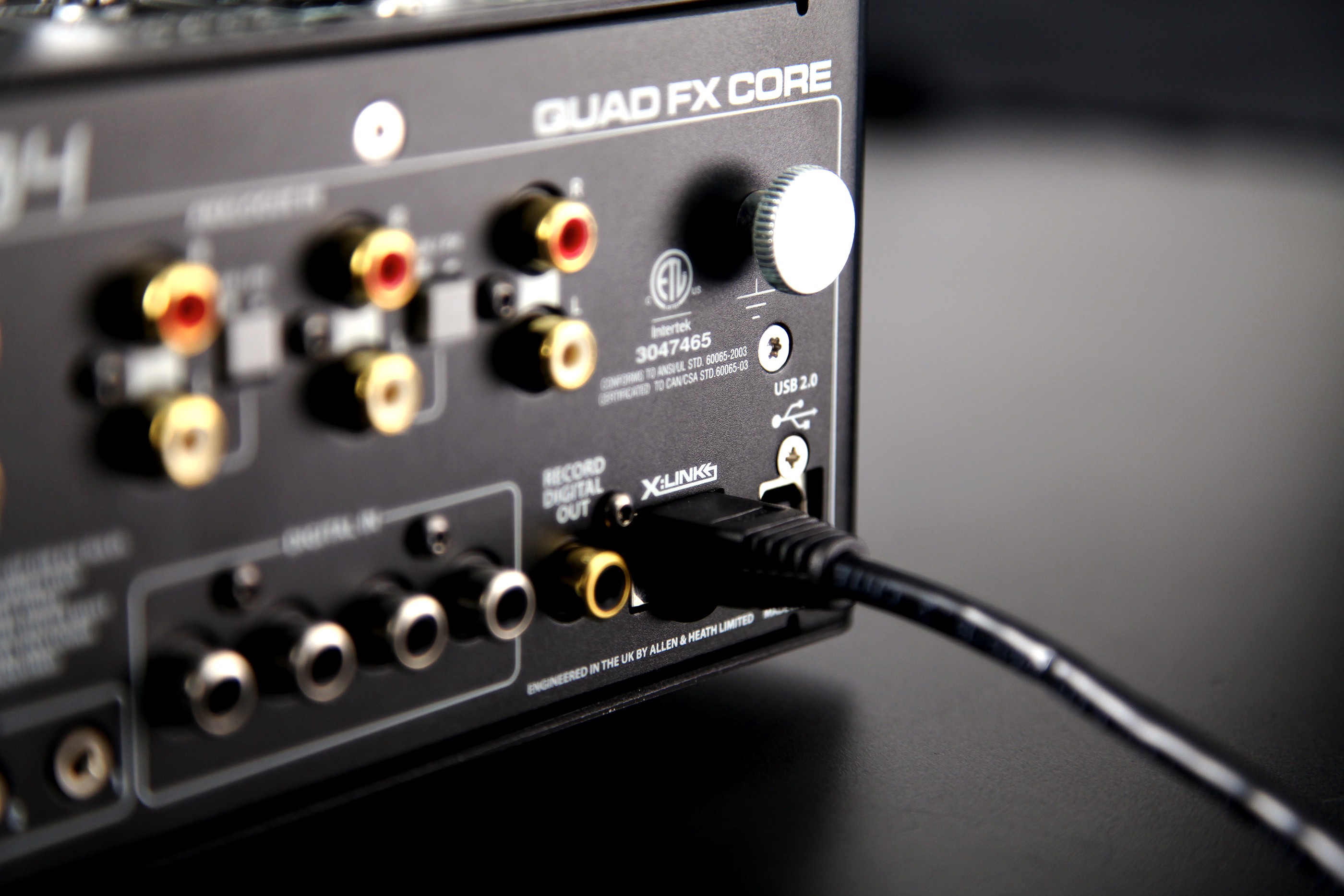 Allen & Heath Xone DB4 Digital Fx DJ Mixer