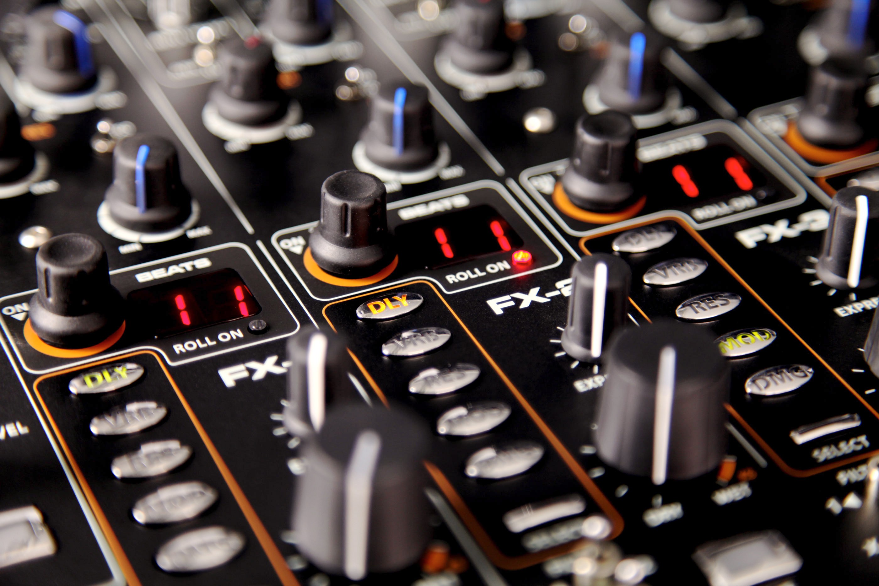 Allen & Heath Xone DB4 Digital Fx DJ Mixer