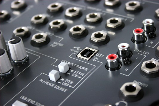 Allen & Heath ZED-436 Console de Mixage 4 Bus 32 Entrées