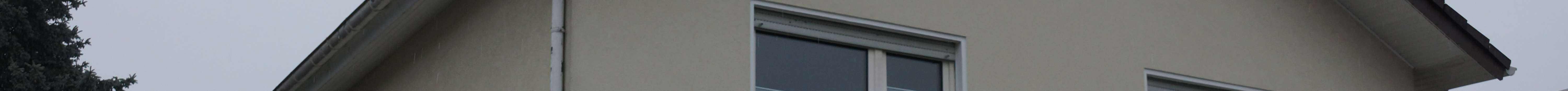 Außenansicht der Seitenfassade eines Gebäudes mit Fenster und Dachkante, Lorsch, Oberstraße 40