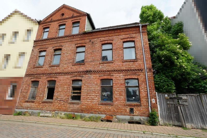 Sonstiges — Mehrfamilienhaus in Oschersleben