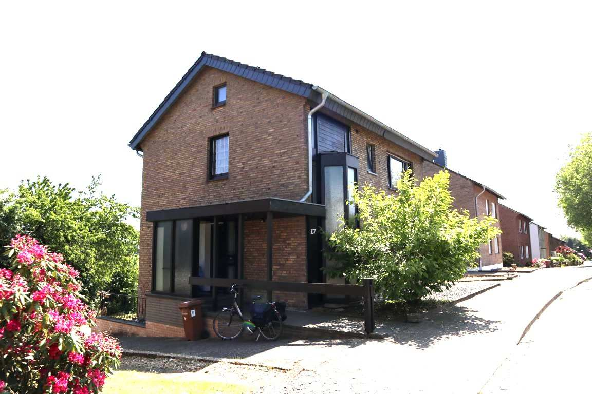 Sonstiges — Einfamilienhaus in Materborn