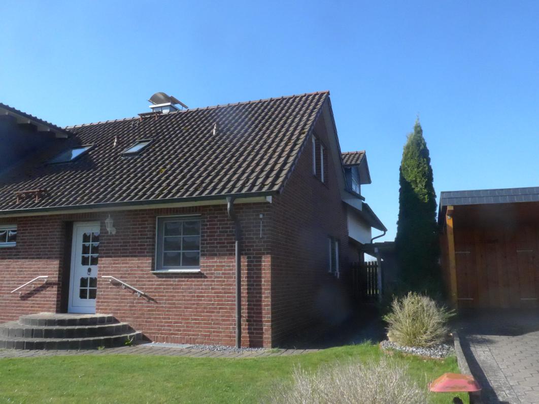 Außenansicht vorne — Eigentumswohnung (5 Zimmer oder mehr) in Petershagen, Im Ort 1
