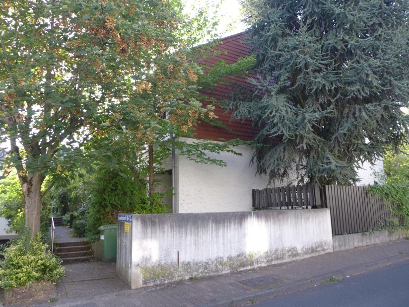 Seitenansicht — Einfamilienhaus in Frankfurt am Main, Tucholskystraße 65
