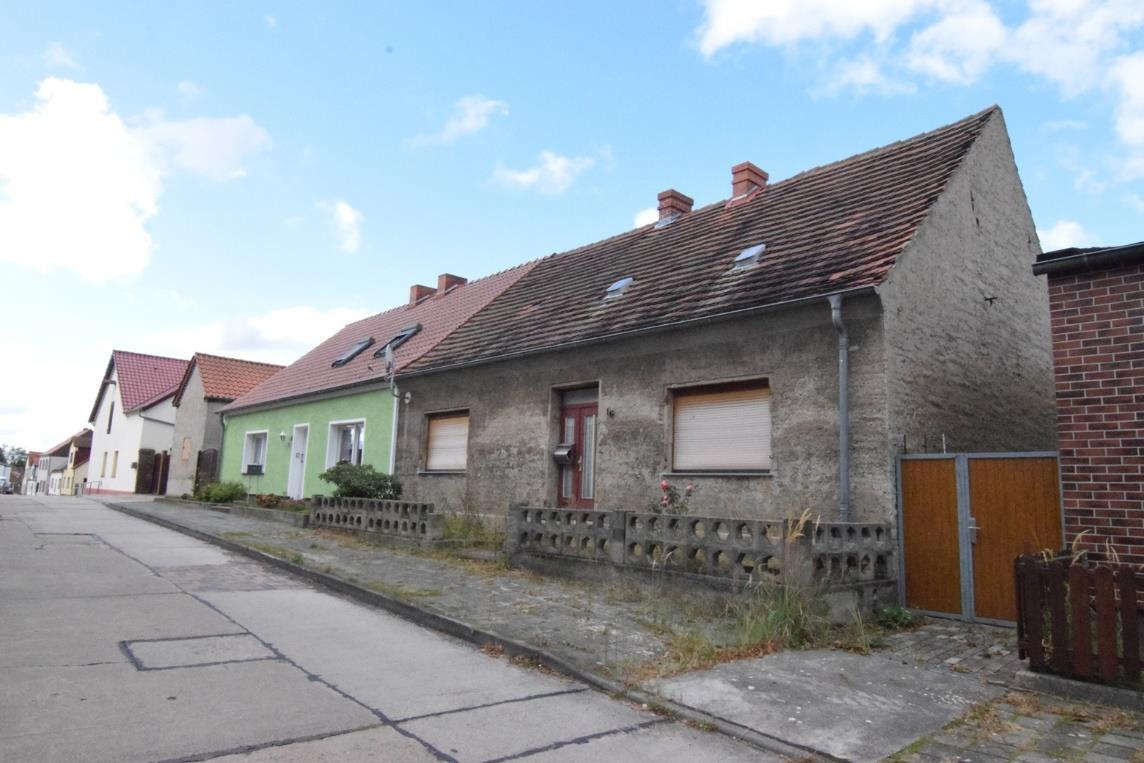 Außenansicht vorne — Doppelhaushälfte in Parey, Ernst-Thälmann-Straße 16