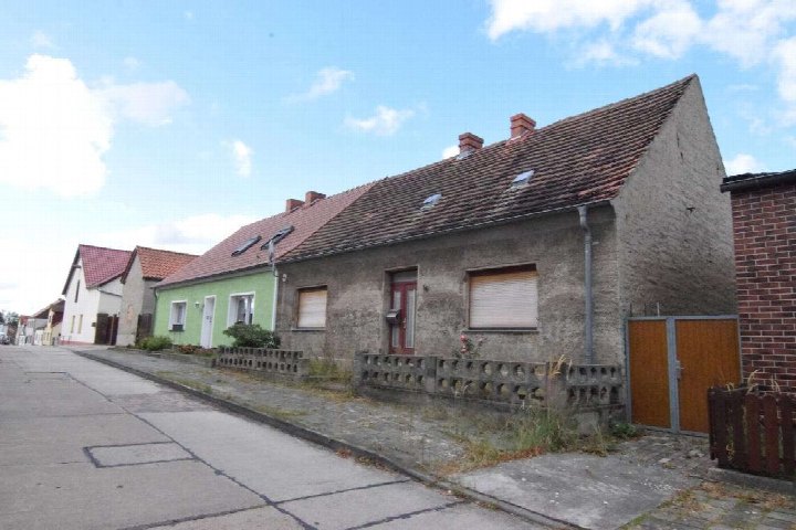 Außenansicht vorne — Doppelhaushälfte in Parey, Ernst-Thälmann-Straße 16