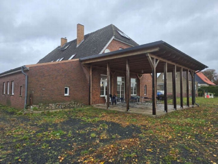 Außenansicht vorne — Einfamilienhaus in Neubrandenburg Gutachtenauftrag, Dorfstraße 4