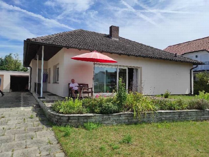 Außenansicht vorne — Einfamilienhaus in Heusenstamm, Im Vogelseen 14