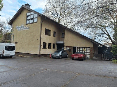 Garage/Stellplatz — Wohn-/Geschäftshaus in Focher Straße 19