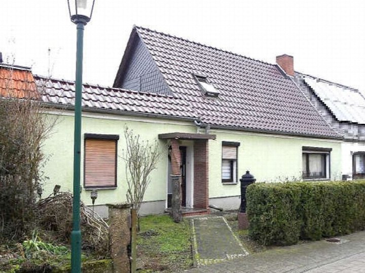 Sonstiges — Doppelhaushälfte in Barby
