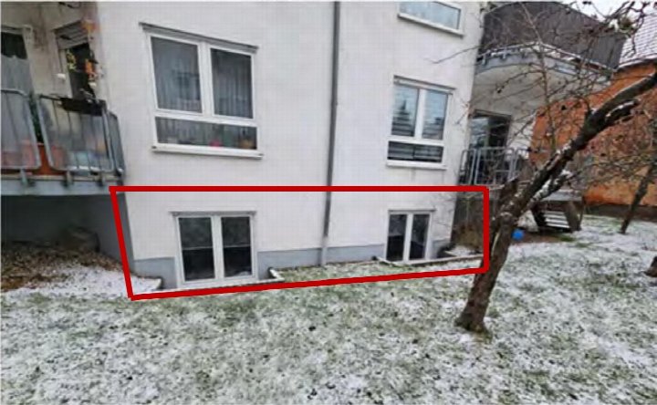 Seitenansicht eines Mehrfamilienhauses mit Fenstern und Schneebedecktem Boden, Erlensee, Dalbergstrasse 2
