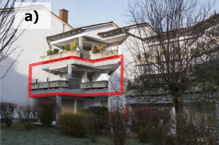 Außenansicht vorne eines mehrstöckigen Wohnhauses mit Balkonen und Gartenanlage in Rödental, Mecklenburger Straße 14