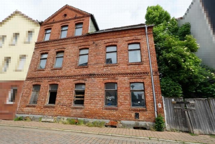 Sonstiges — Mehrfamilienhaus in Oschersleben