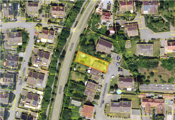 Flurkarte mit Grundstücksnummern und Straßenbezeichnungen, darunter Untere Leitenstraße 24a in Cadolzburg, hervorgehoben durch orangefarbene Umrandung