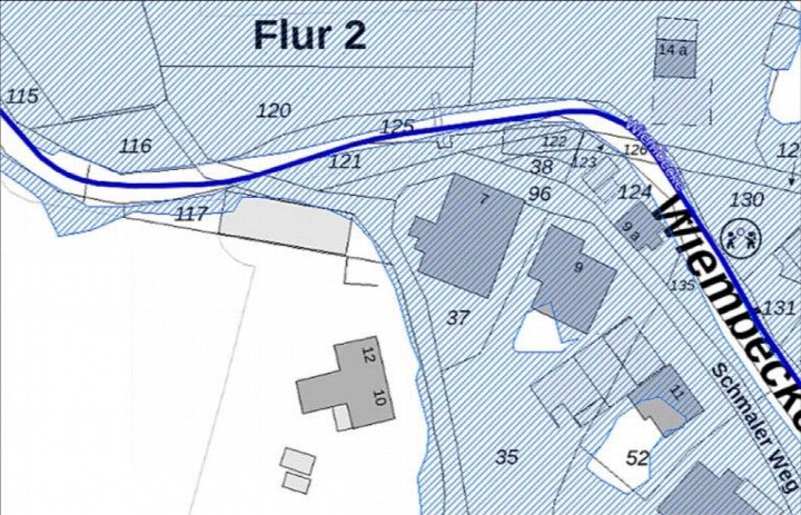 Flurkarte mit Parzellennummern und Lage des Grundstücks Schmaler Weg 7 in Detmold, Flur 2, mit dem Fluss Wiembecke