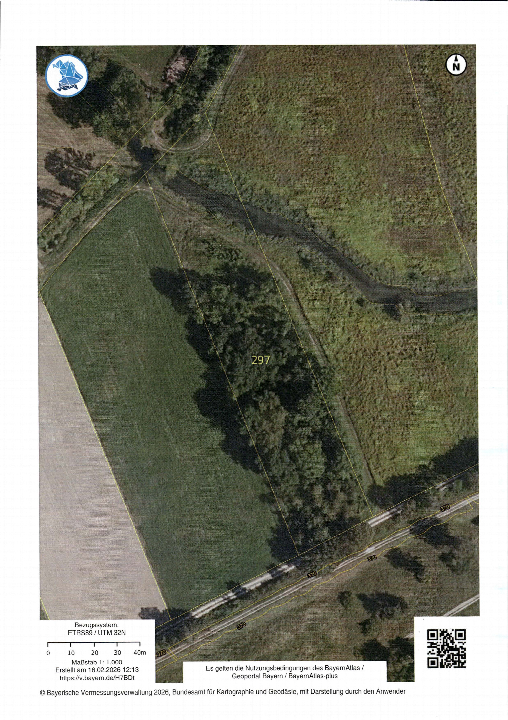 Luftbild des Grundstücks 297 in Niederaichbach mit angrenzenden Feldern, Wald und Straße, Maßstab 1:1000, Bezugssystem ETRS89/UTM 32N