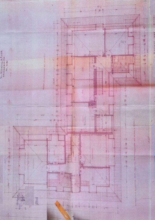 Grundriss eines Wohn- und Geschäftshauses mit Räumen, Maßangaben und technischen Details, Standort Elmshorn, Am Park 24