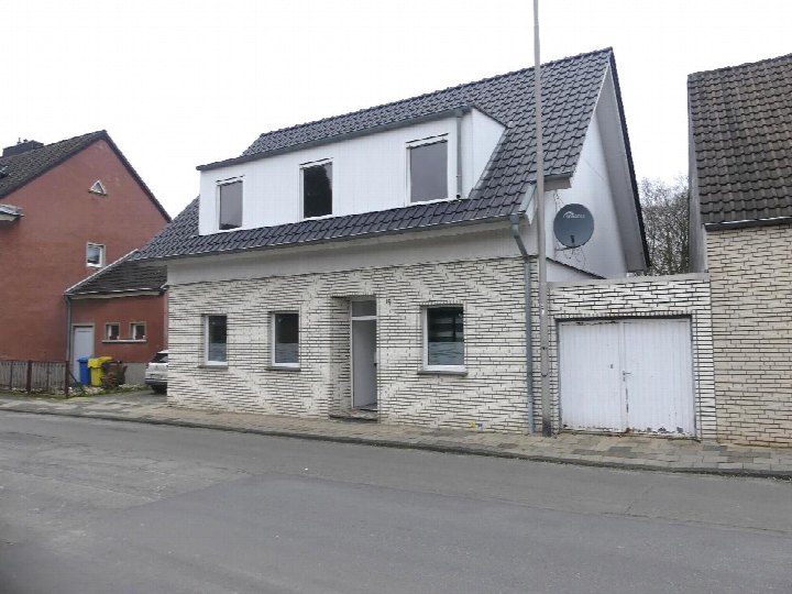 Außenansicht vorne — Einfamilienhaus in Grefrath, Südstraße 19