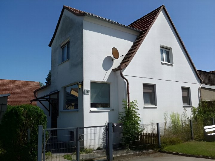 Außenansicht vorne — Einfamilienhaus in Zöllnitz, Im Unterdorf 8