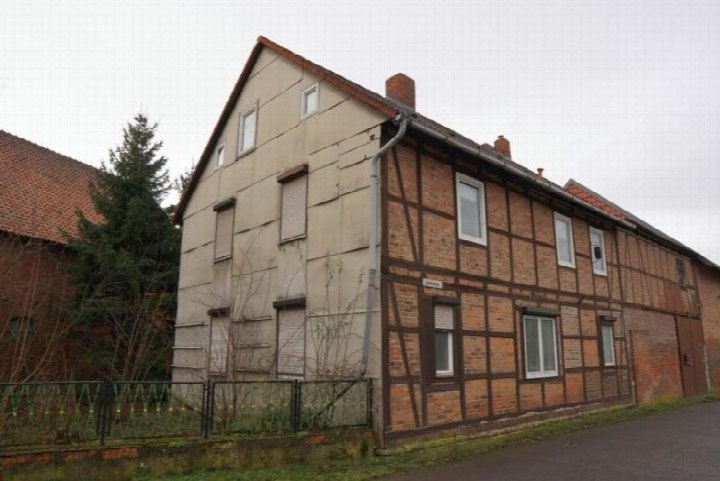 Seitenansicht — Einfamilienhaus in Oschersleben, Immobilienbewertung Schmidt - Lessingstraße 13