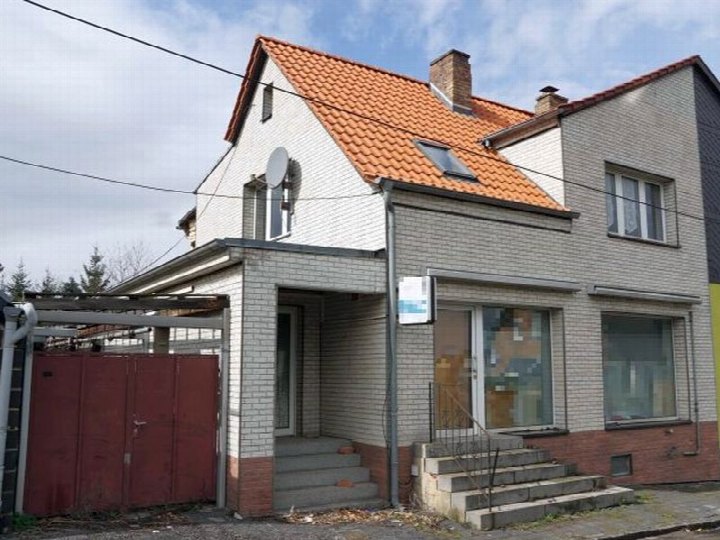 Außenansicht vorne — Doppelhaushälfte in Helbra, Ludwigstraße 18
