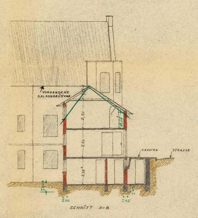 Querschnittzeichnung eines Mehrfamilienhauses mit Maßangaben, Balkonbrüstung und Straßenanschluss am Ostenwall 71, 71a in Hamm