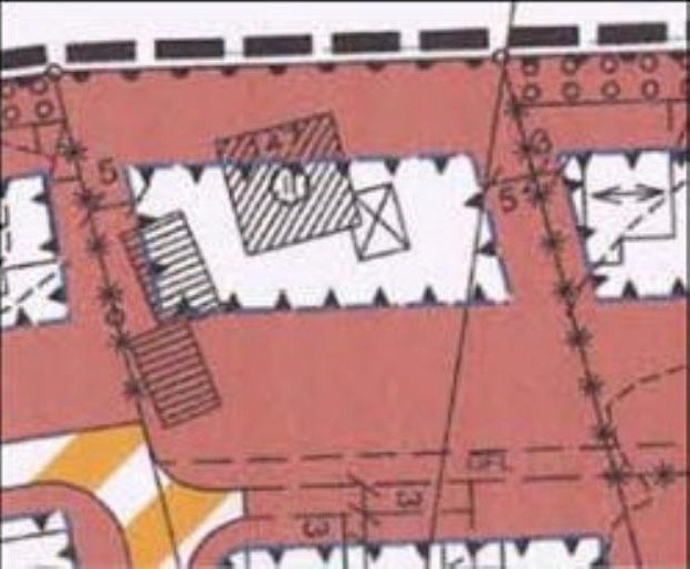 Lageplan eines Grundstücks mit angrenzenden Straßen und Nachbargrundstücken, Maßangaben und Grenzmarkierungen
