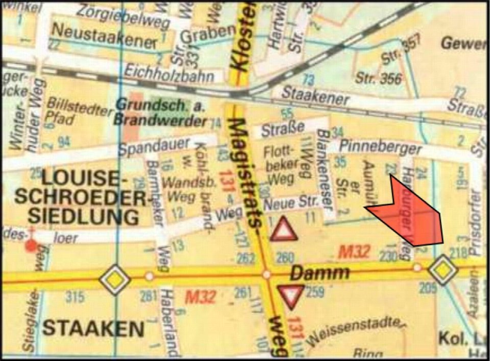 Karte mit Straßen und Lage des Grundstücks an der Brunsbütteler Damm 220 in Berlin