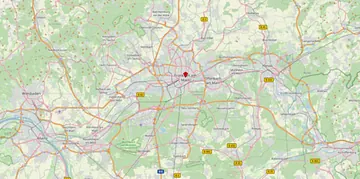 Lagekarte mit Frankfurt am Main im Zentrum, umgebenden Städten und Autobahnen wie A3 und A66