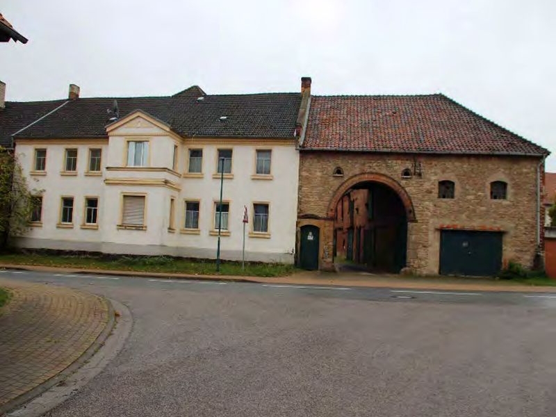 Außenansicht vorne — Mehrfamilienhaus in Oschersleben, Friedensstraße 20