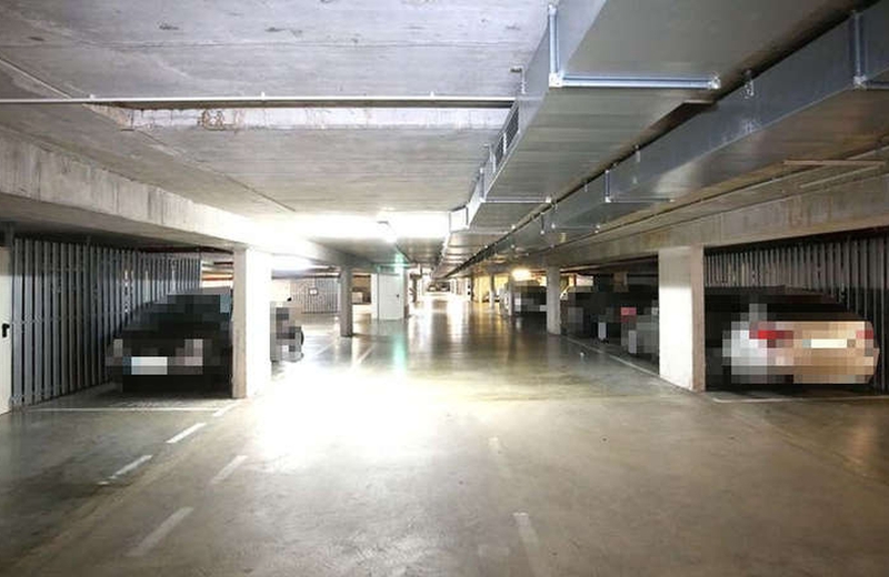 Garage/Stellplatz — Kfz-Stellplatz (Tiefgarage) in Eislingen, Leibnizstr. 8