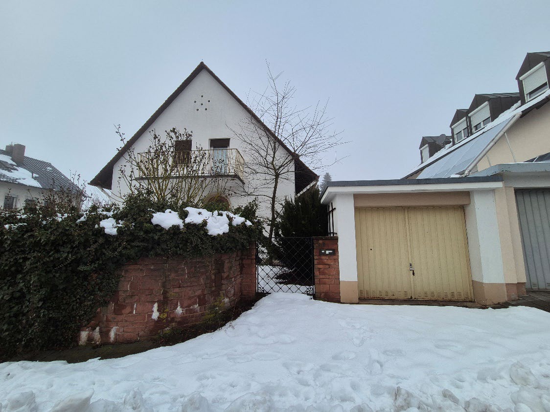 Außenansicht vorne — Garage in Zirndorf Aktenzeichen, Breslauer Straße 3