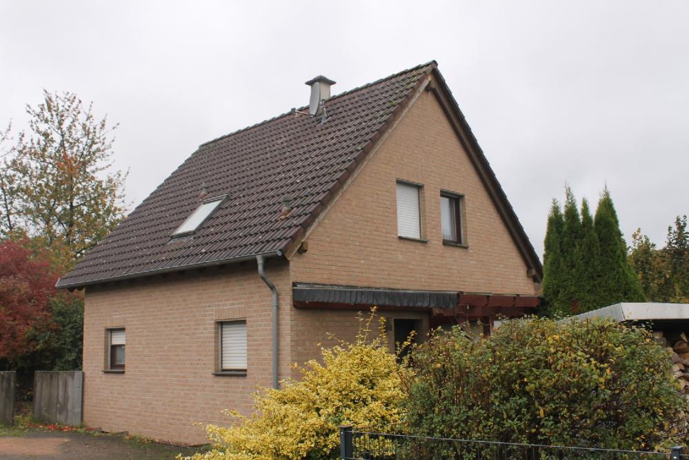 Außenansicht vorne — Einfamilienhaus in Aerzen Grundbuch, Höhenweg 666