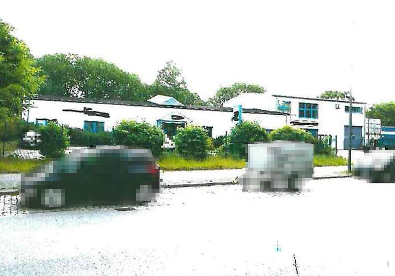 Außenansicht vorne — Gewerbeobjekt in Kiel, Verkehrswertgutachten Edisonstraße 58