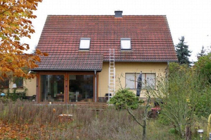 Außenansicht vorne — Einfamilienhaus in Neuhausen, Am Sportplatz 4