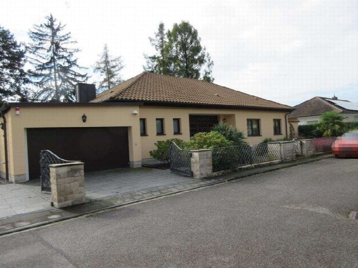 Außenansicht vorne — Einfamilienhaus in Limburgerhof, Hockenheimer Straße 23