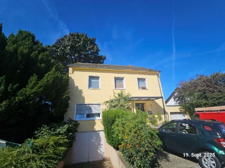 Außenansicht vorne — Zweifamilienhaus in Sankt Augustin-Menden, Siegburger Straße 62