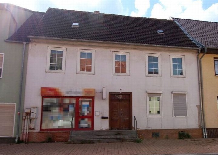 Außenansicht vorne — Unbekannt in Raguhn-Jeßnitz, Hauptstr. 48