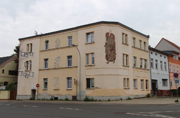 Außenansicht vorne — Mehrfamilienhaus in Köthen (Anhalt), Lange Straße 52