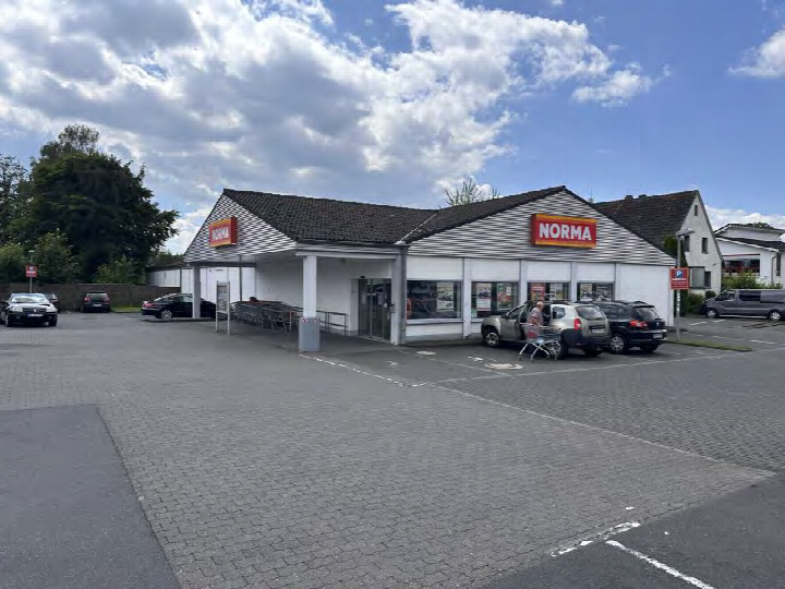 Außenansicht vorne — Gewerblich genutztes Grundstück in Bad Honnef Aegidienberg, Rottbitzer Straße 28 d