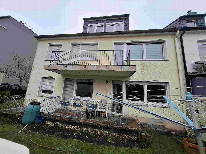 Außenansicht vorne — Mehrfamilienhaus in Langenfeld, Lärchenweg 44