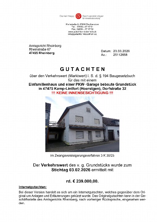 Dokumentenseite eines Gutachtens zur Zwangsversteigerung eines Einfamilienhauses in Kamp-Lintfort, Dorfstraße 32, mit Foto des Gebäudes und Angaben zum Verkehrswert
