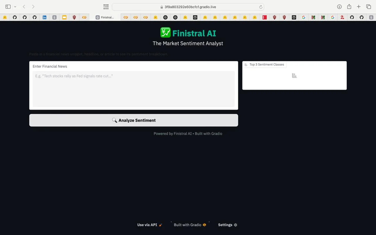 Finistral-7B-LoRA Gradio interface: single-sentence query view