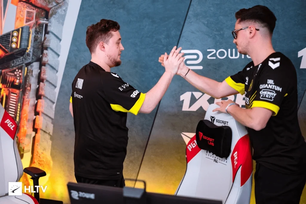 Игроки Vitality празднуют победу после рукопожатия на PGL Copenhagen 2024
