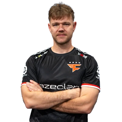 Filip Kubski Photo
