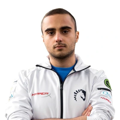 Kuro Salehi Takhasomi Photo