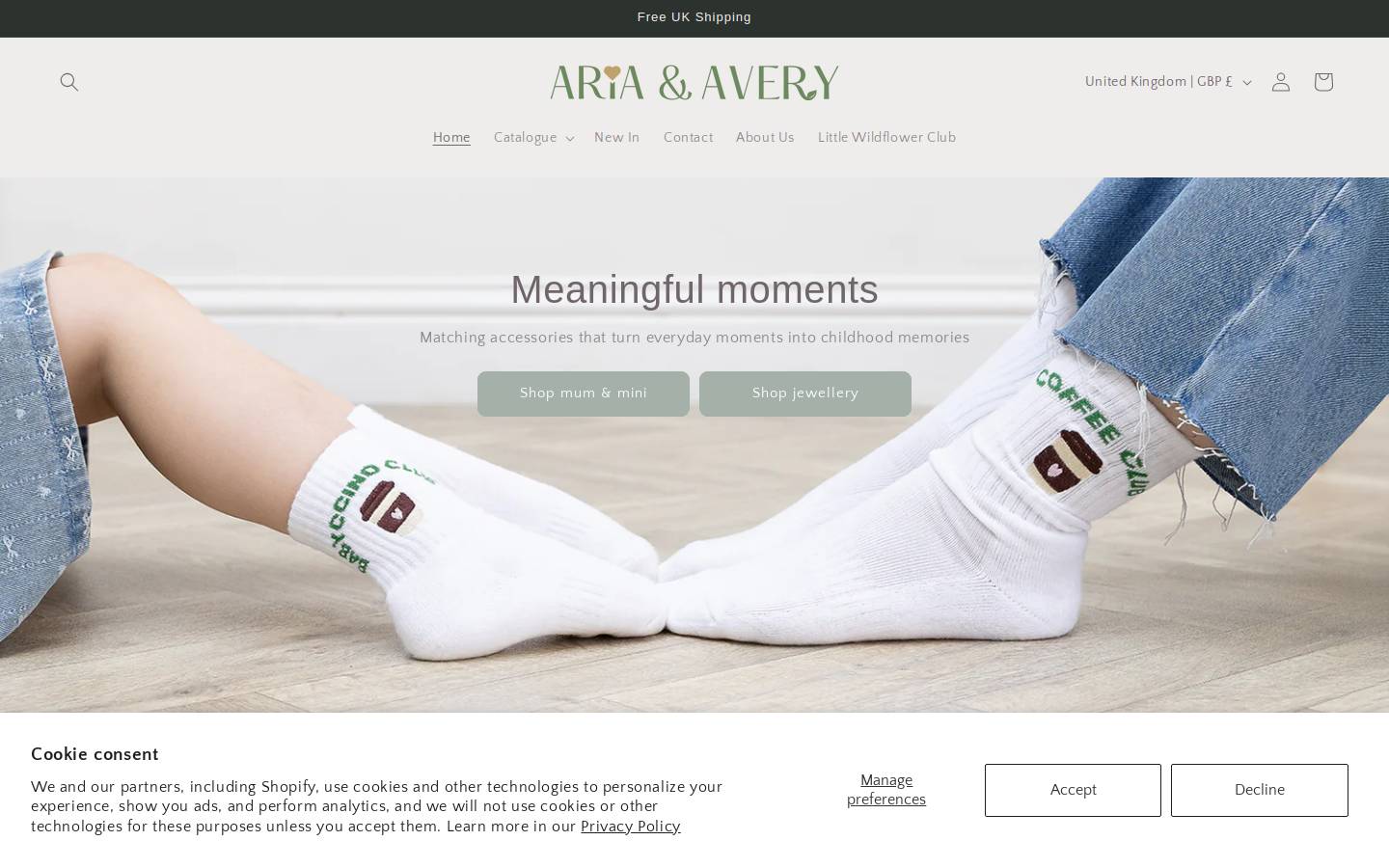 ariaandavery.com homepage screenshot